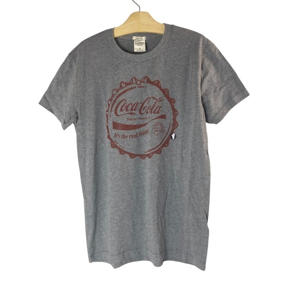 ABERCROMBIE & FITCH x Coca-Cola Mens Muscle Fit T-Shirt- Size Small - NWT - Picture 1 of 6